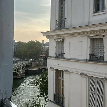 Elegant Artistic Flat On The Seine River Appartamento
